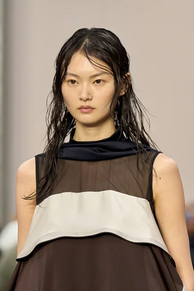 Look 17